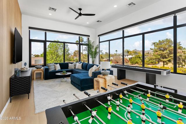 4207 E CAMPBELL Avenue, Phoenix, AZ 85018