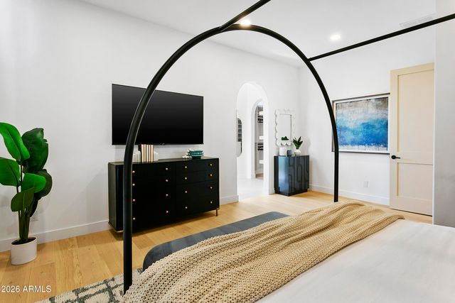 4207 E CAMPBELL Avenue, Phoenix, AZ 85018