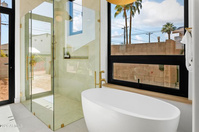 4207 E CAMPBELL Avenue, Phoenix, AZ 85018