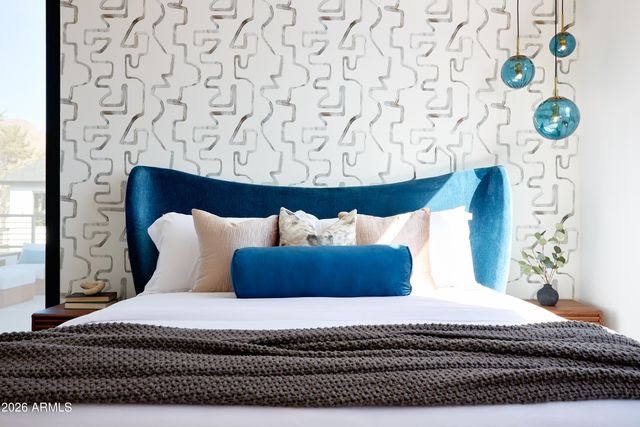 4207 E CAMPBELL Avenue, Phoenix, AZ 85018