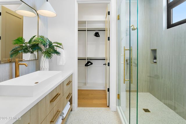 4207 E CAMPBELL Avenue, Phoenix, AZ 85018