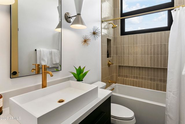 4207 E CAMPBELL Avenue, Phoenix, AZ 85018