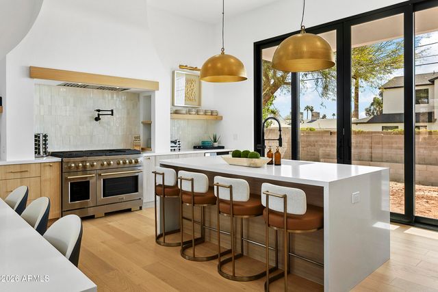 4207 E CAMPBELL Avenue, Phoenix, AZ 85018