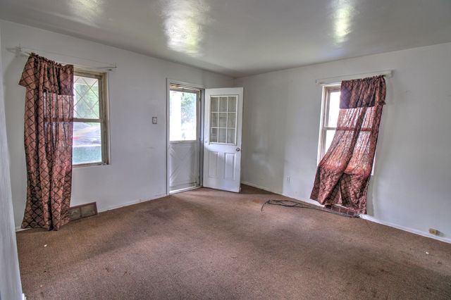 431,433 Chicago AVENUE, Lower Burrell, PA 15068