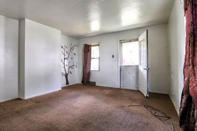 431,433 Chicago AVENUE, Lower Burrell, PA 15068