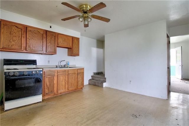 431,433 Chicago AVENUE, Lower Burrell, PA 15068