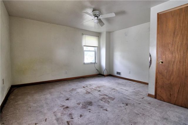 431,433 Chicago AVENUE, Lower Burrell, PA 15068