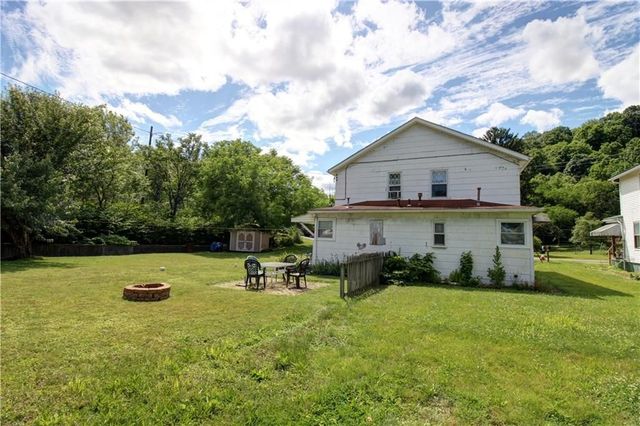431,433 Chicago AVENUE, Lower Burrell, PA 15068