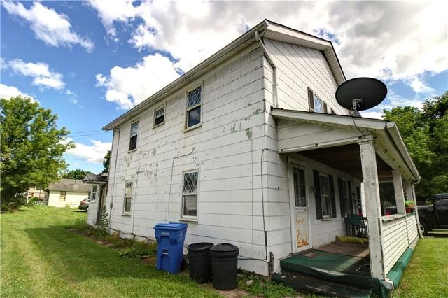 431,433 Chicago AVENUE, Lower Burrell, PA 15068