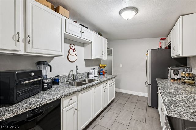 5061 Hallet Drive, Las Vegas, NV 89122