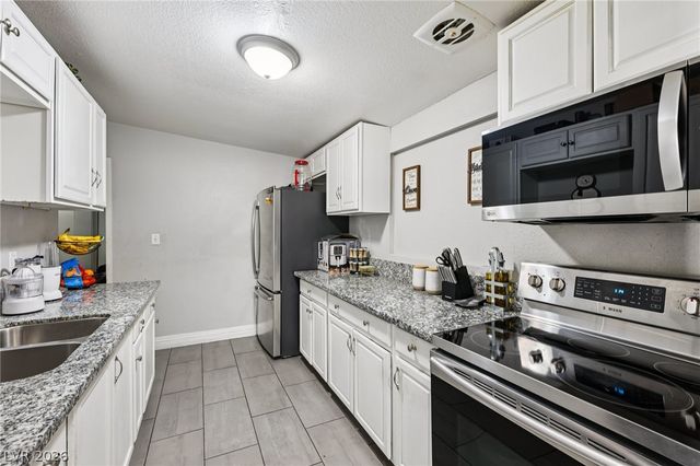 5061 Hallet Drive, Las Vegas, NV 89122