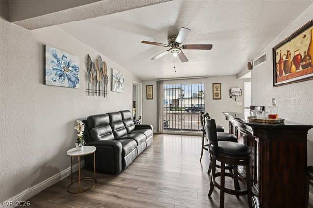 5061 Hallet Drive, Las Vegas, NV 89122