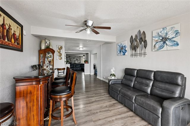 5061 Hallet Drive, Las Vegas, NV 89122