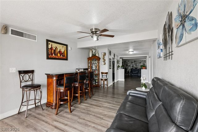 5061 Hallet Drive, Las Vegas, NV 89122