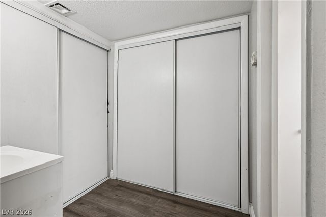 5061 Hallet Drive, Las Vegas, NV 89122