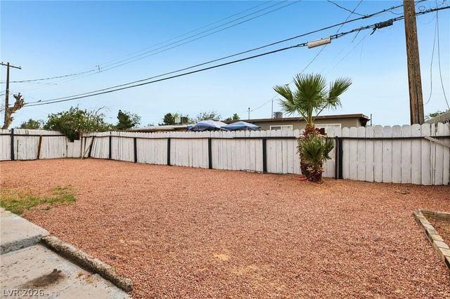 5061 Hallet Drive, Las Vegas, NV 89122