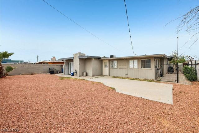 5061 Hallet Drive, Las Vegas, NV 89122