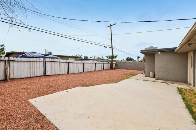 5061 Hallet Drive, Las Vegas, NV 89122