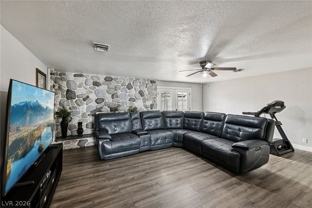 5061 Hallet Drive, Las Vegas, NV 89122