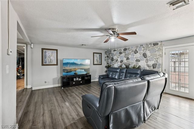 5061 Hallet Drive, Las Vegas, NV 89122