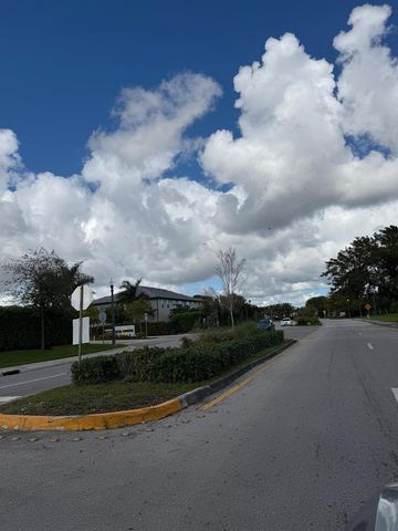 2850 Somerset Drive 309L, Lauderdale Lakes, FL 33311