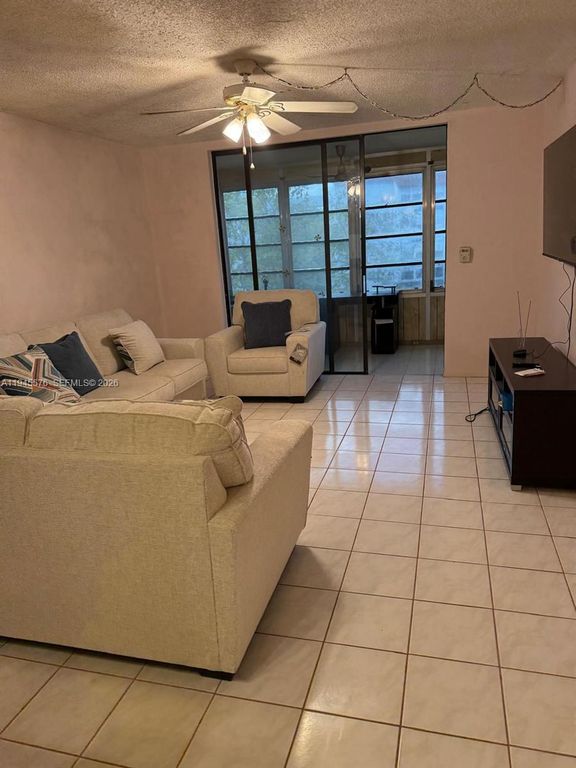 2850 Somerset Drive 309L, Lauderdale Lakes, FL 33311