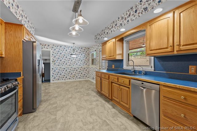 1301 Hibiscus Drive, Clarksville, IN 47129