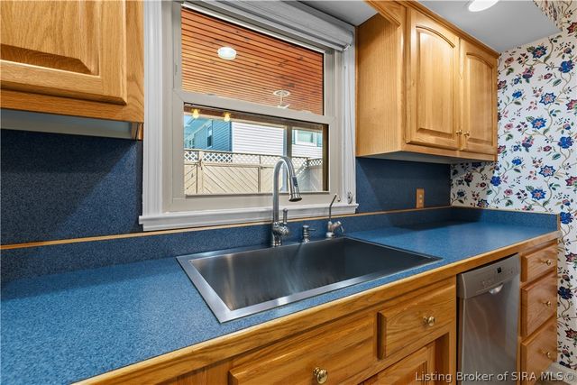1301 Hibiscus Drive, Clarksville, IN 47129
