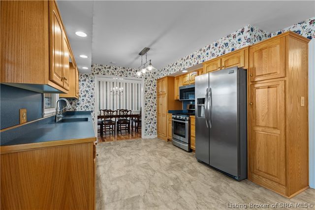 1301 Hibiscus Drive, Clarksville, IN 47129