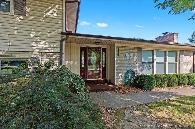 1301 Hibiscus Drive, Clarksville, IN 47129