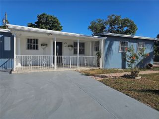 331 NW 195th Ter, Miami Gardens, FL 33169