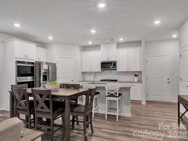 300 Cedar Knoll Circle, Pineville, NC 28134