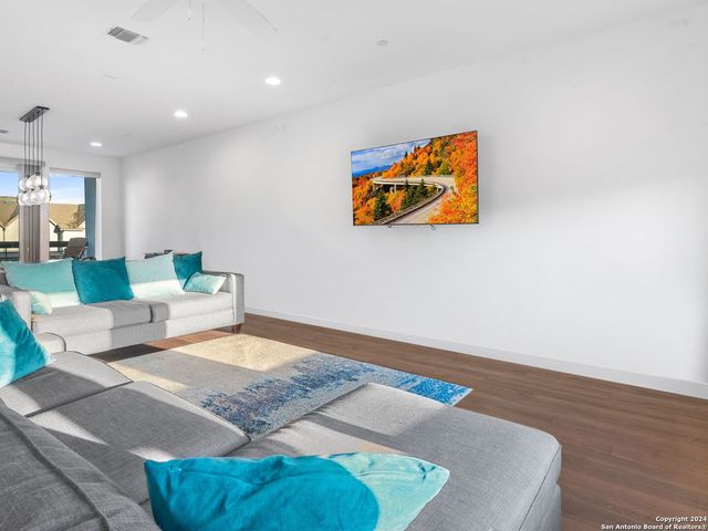 102 Tendick Unit 606, San Antonio, TX 78209