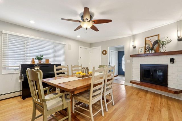 630 Pleasant DRIVE, Hartland, WI 53029