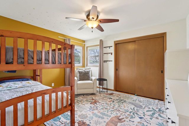 630 Pleasant DRIVE, Hartland, WI 53029