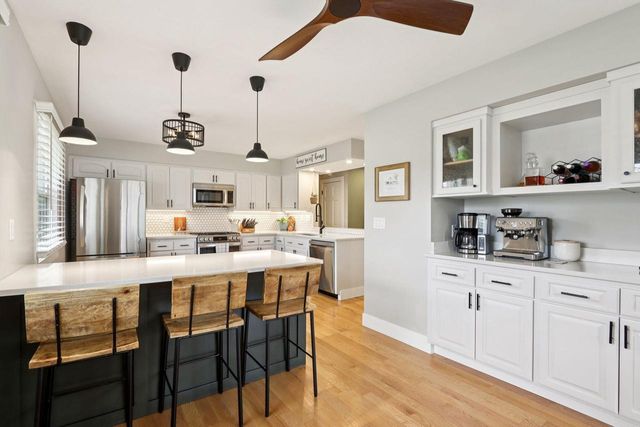 630 Pleasant DRIVE, Hartland, WI 53029