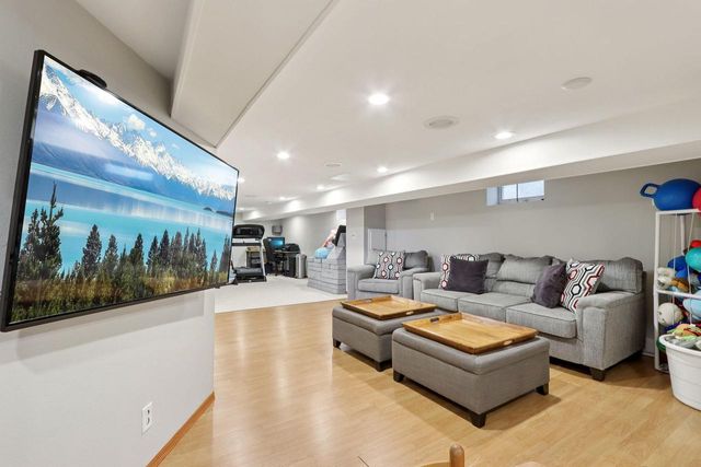 630 Pleasant DRIVE, Hartland, WI 53029