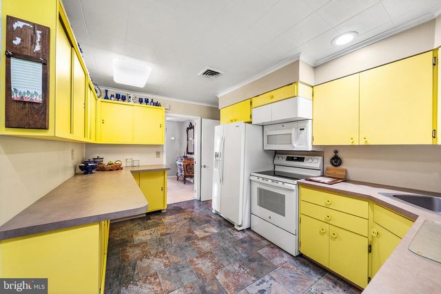 403 MEADOW LN, Wallingford, PA 19086