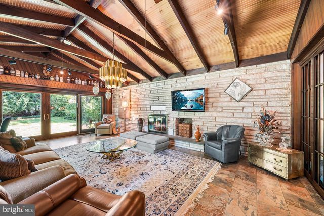 403 MEADOW LN, Wallingford, PA 19086