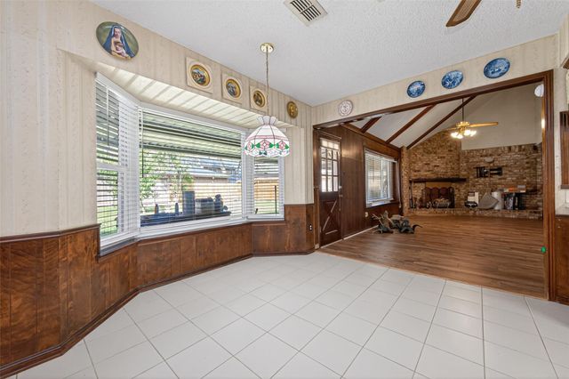 5918 Lodge Creek Drive, Houston, TX 77066