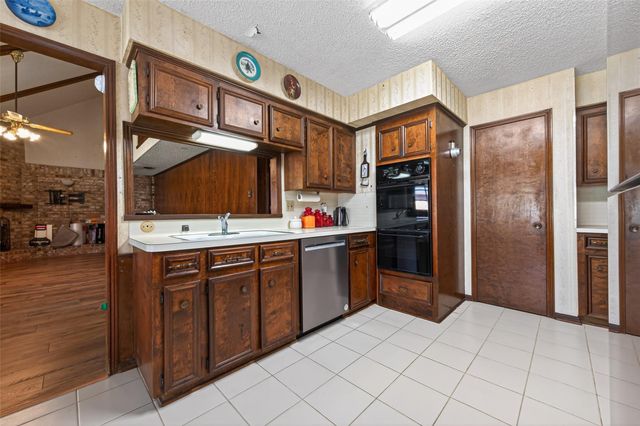 5918 Lodge Creek Drive, Houston, TX 77066