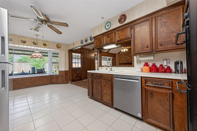 5918 Lodge Creek Drive, Houston, TX 77066