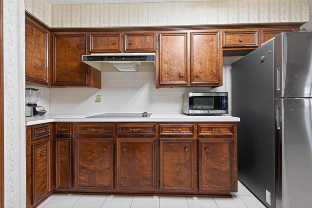 5918 Lodge Creek Drive, Houston, TX 77066