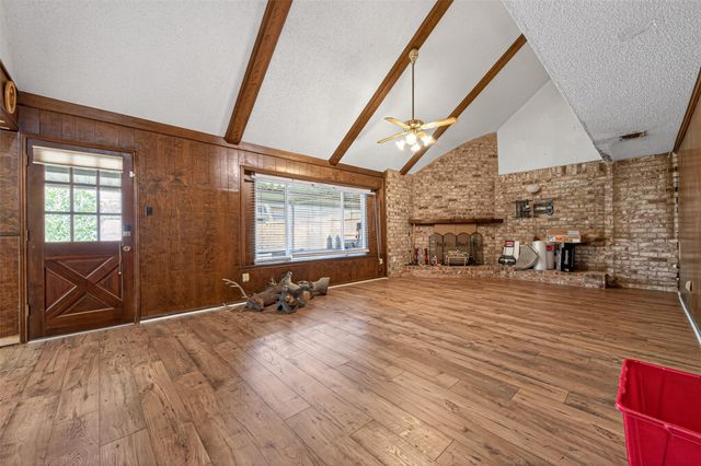 5918 Lodge Creek Drive, Houston, TX 77066