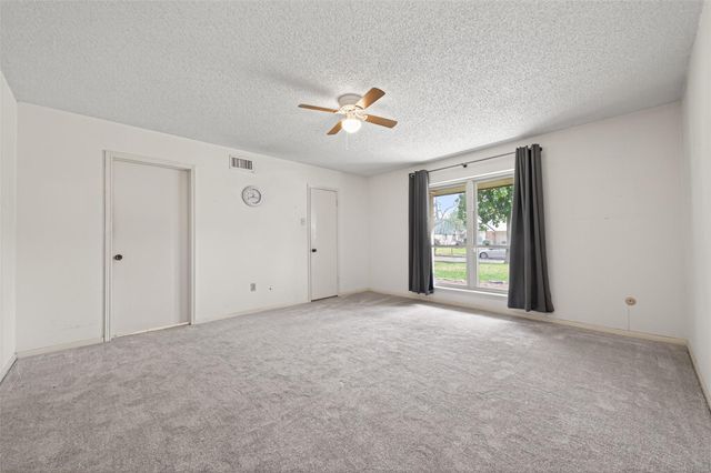 5918 Lodge Creek Drive, Houston, TX 77066