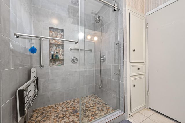 5918 Lodge Creek Drive, Houston, TX 77066