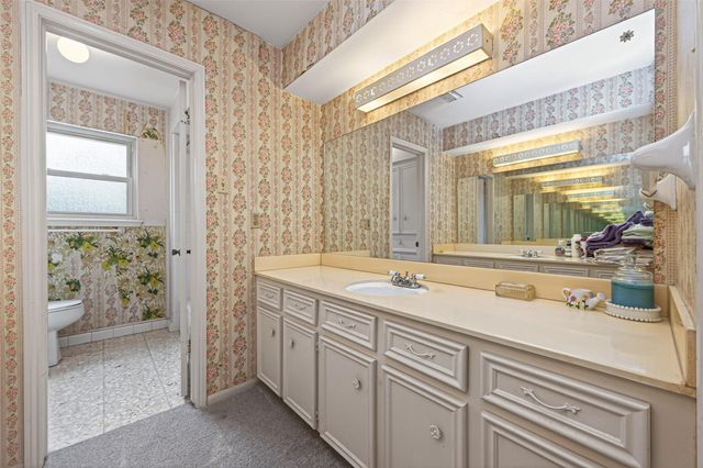 5918 Lodge Creek Drive, Houston, TX 77066