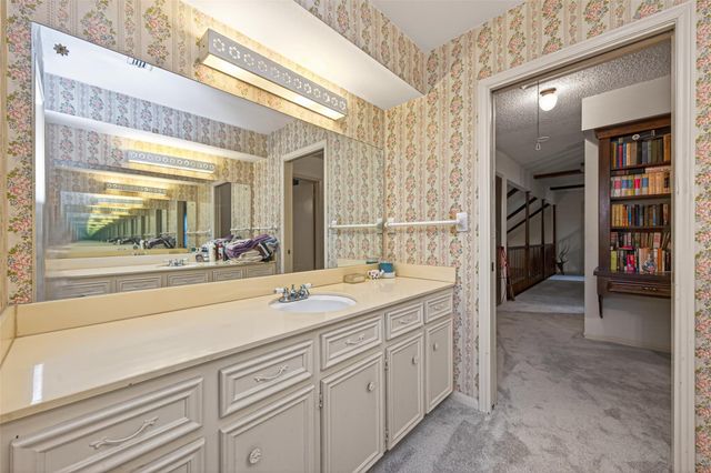 5918 Lodge Creek Drive, Houston, TX 77066