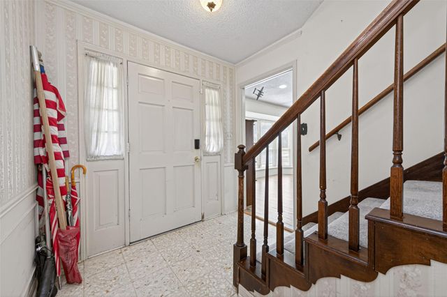 5918 Lodge Creek Drive, Houston, TX 77066