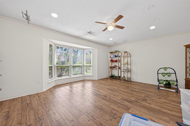 5918 Lodge Creek Drive, Houston, TX 77066